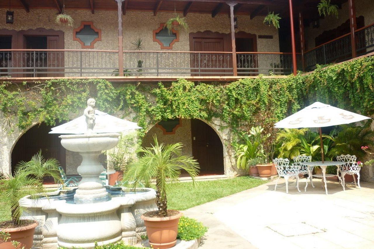 פלורס Hotel Del Patio מראה חיצוני תמונה