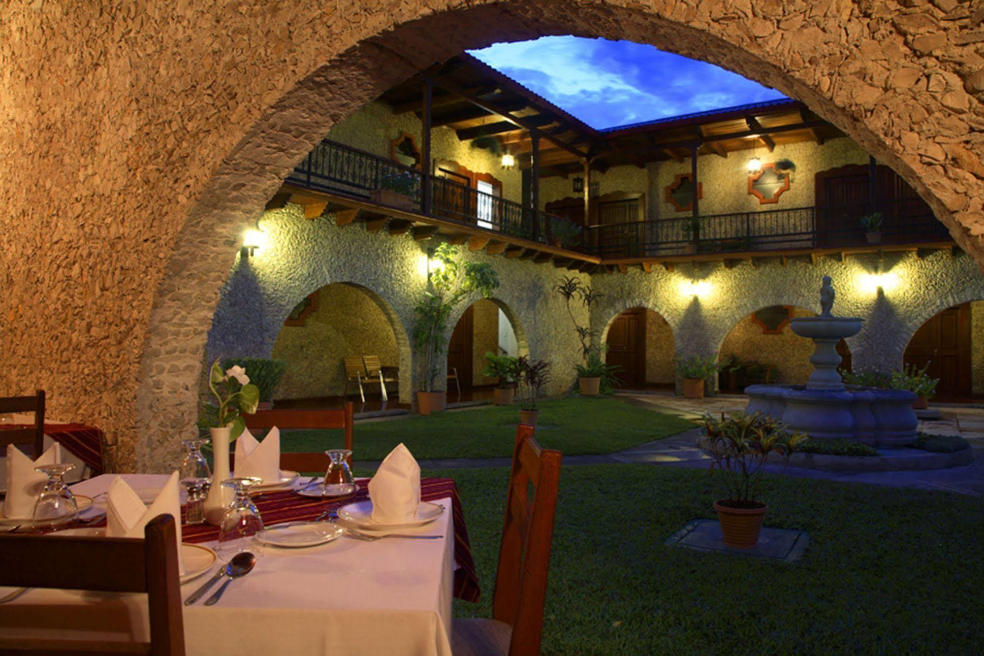 פלורס Hotel Del Patio מראה חיצוני תמונה